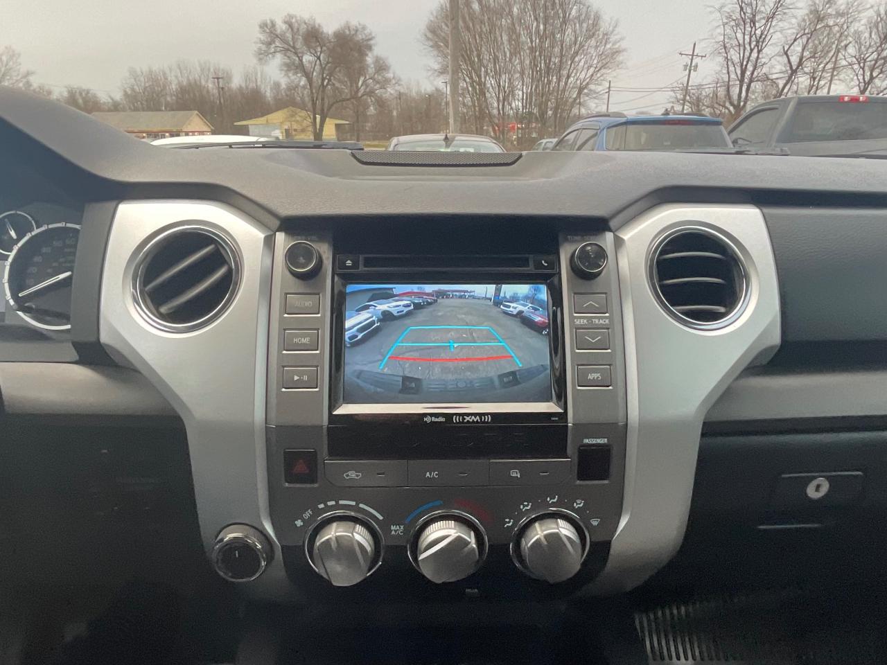 Toyota Tundra SR5 5.7L V8 FFV Double Cab 4WD 2017