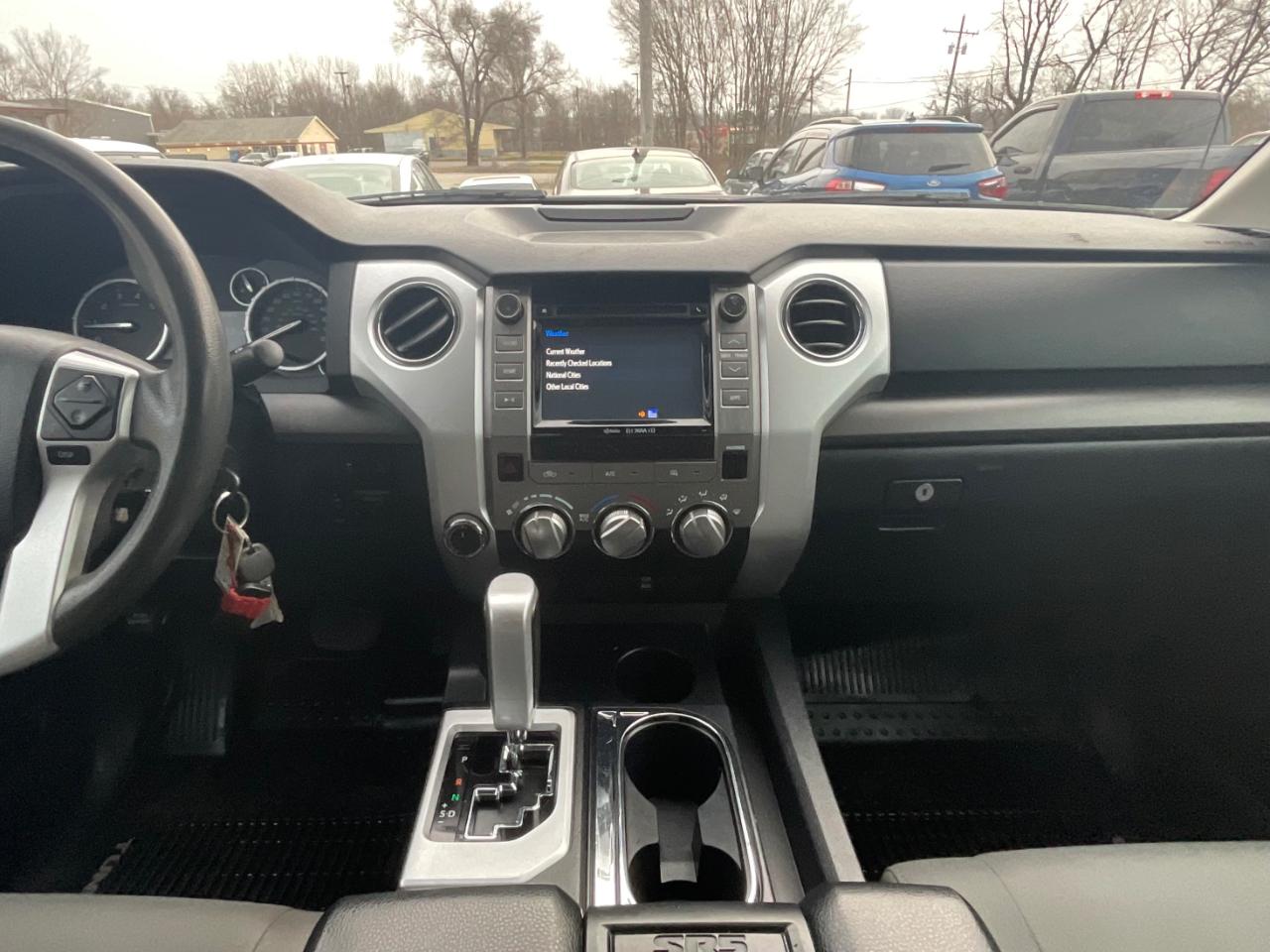 Toyota Tundra SR5 5.7L V8 FFV Double Cab 4WD 2017