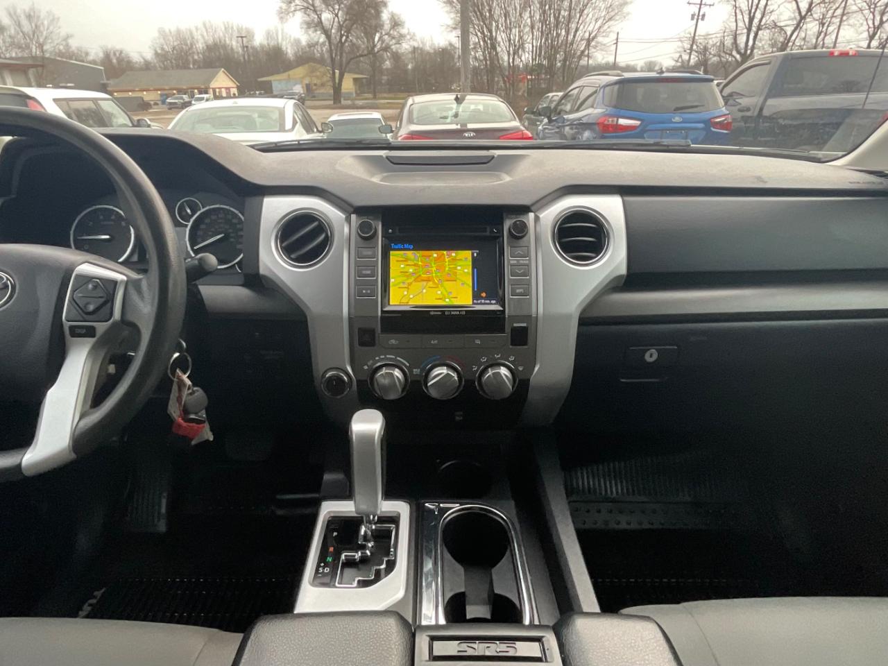 Toyota Tundra SR5 5.7L V8 FFV Double Cab 4WD 2017