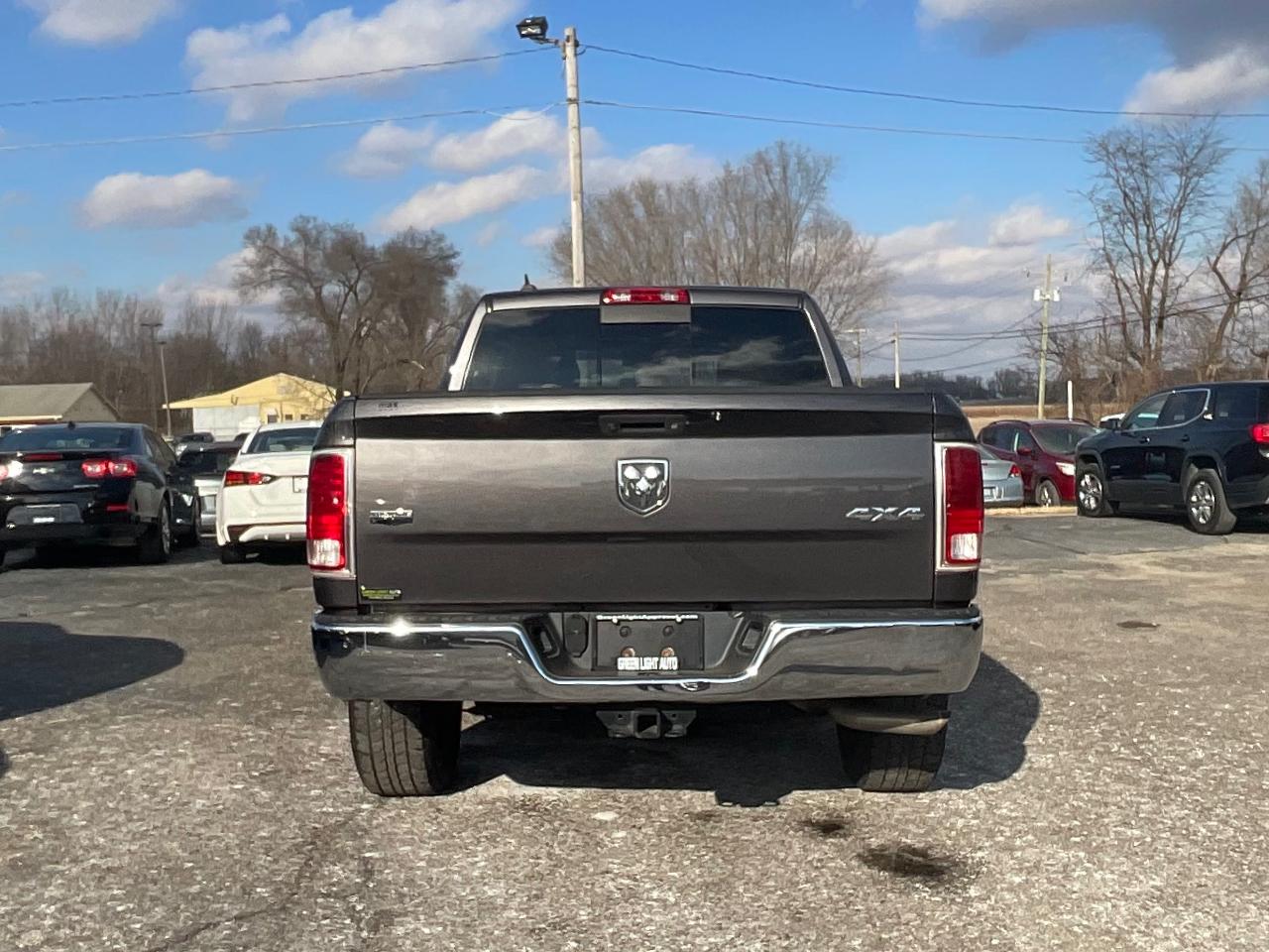 RAM 1500 Laramie Crew Cab SWB 4WD 2016