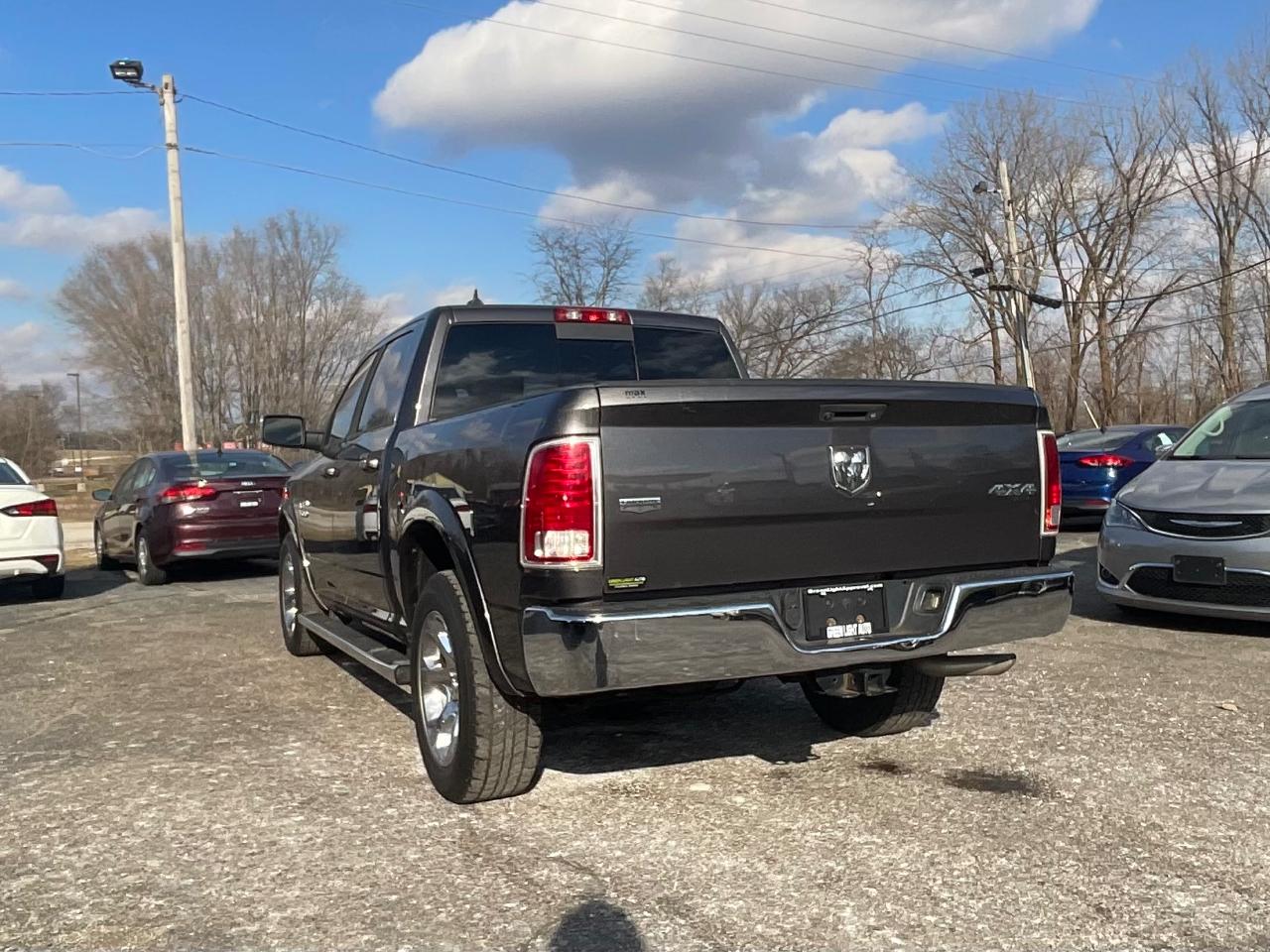 RAM 1500 Laramie Crew Cab SWB 4WD 2016