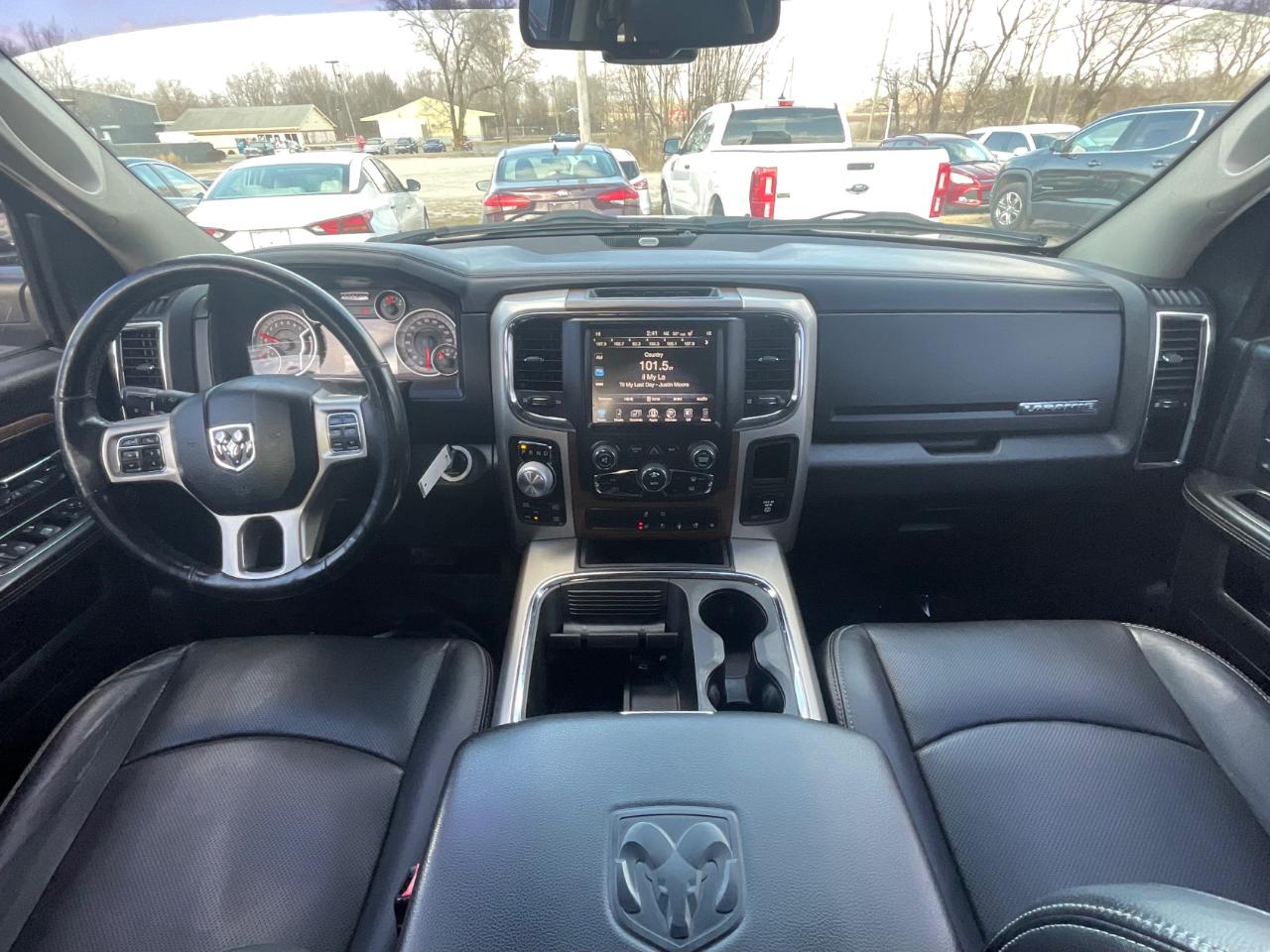 RAM 1500 Laramie Crew Cab SWB 4WD 2016