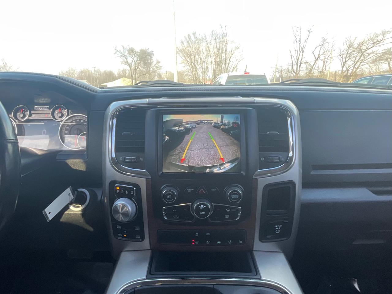 RAM 1500 Laramie Crew Cab SWB 4WD 2016