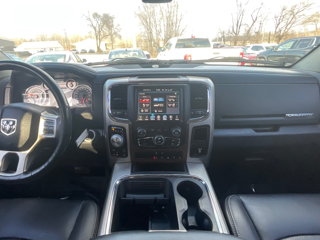 RAM 1500 Laramie Crew Cab SWB 4WD 2016