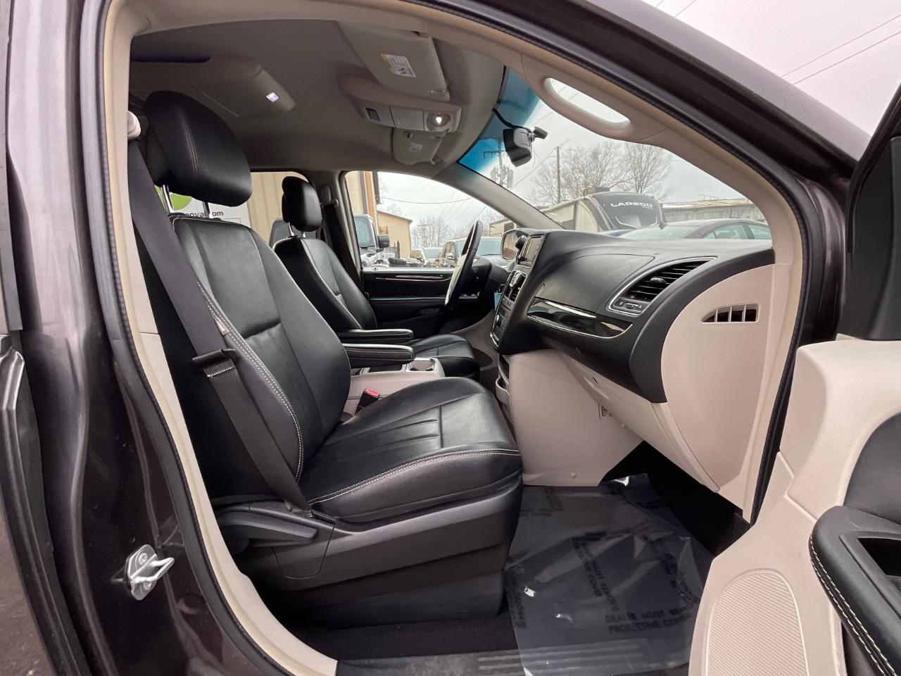 Chrysler Town & Country Touring 2015