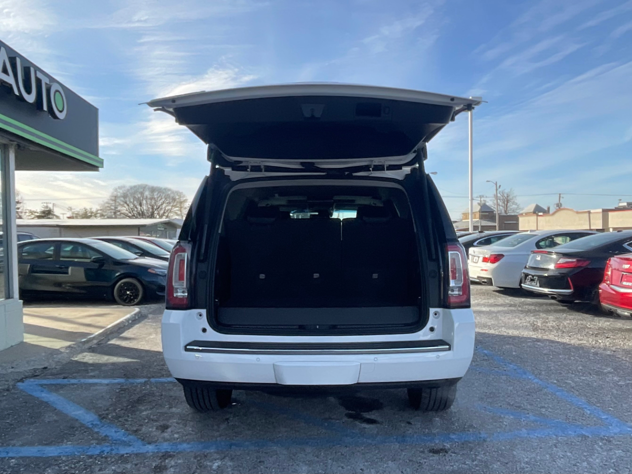 GMC Yukon Denali 4WD 2018