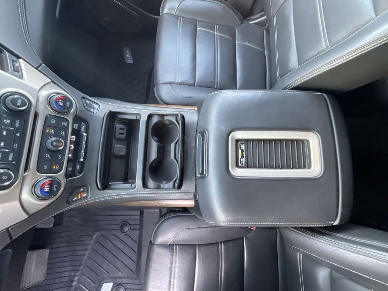 GMC Yukon Denali 4WD 2018