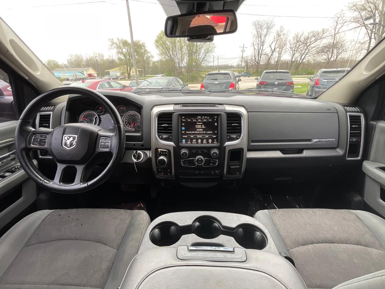 RAM 1500 SLT Crew Cab SWB 4WD 2017