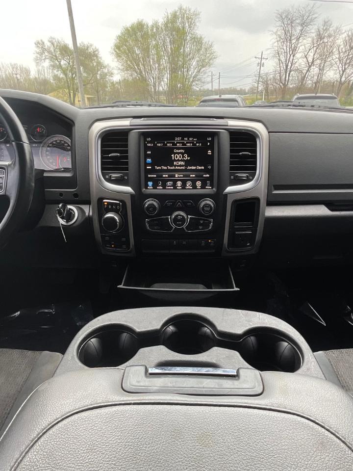 RAM 1500 SLT Crew Cab SWB 4WD 2017