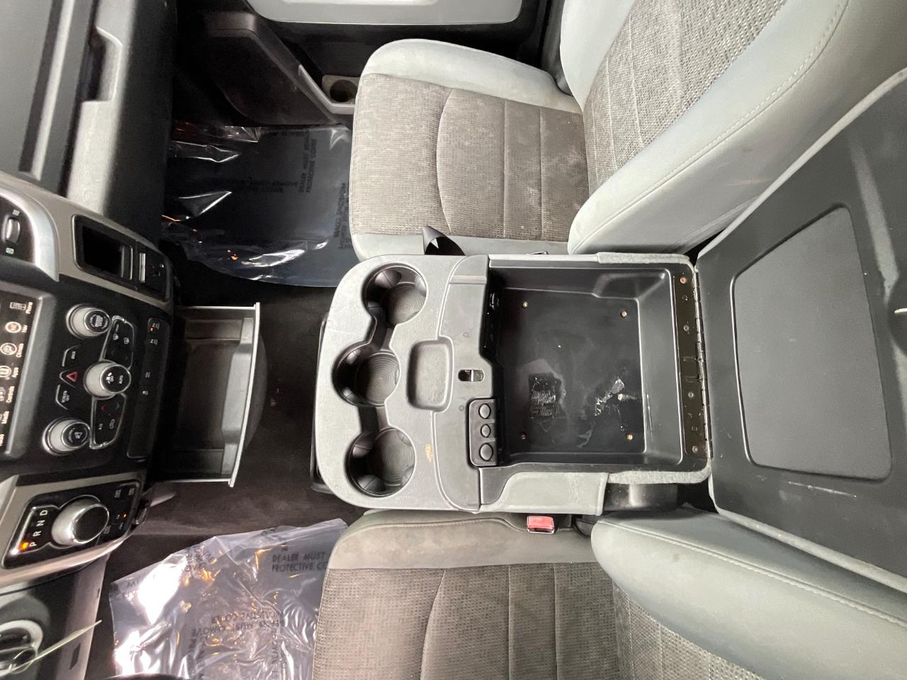 RAM 1500 SLT Crew Cab SWB 4WD 2017