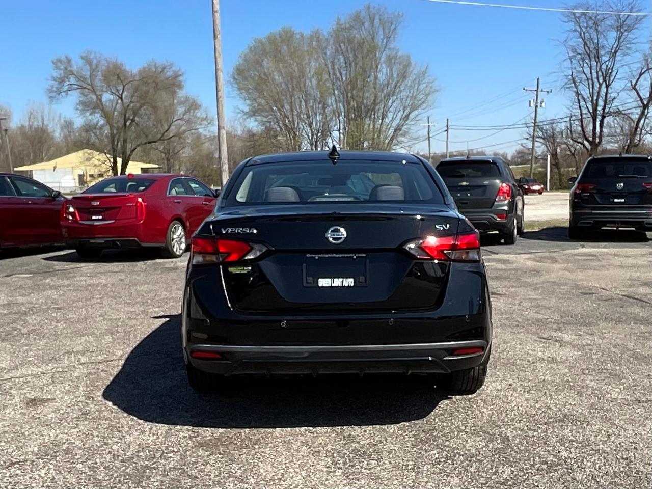Nissan Versa SV 2021