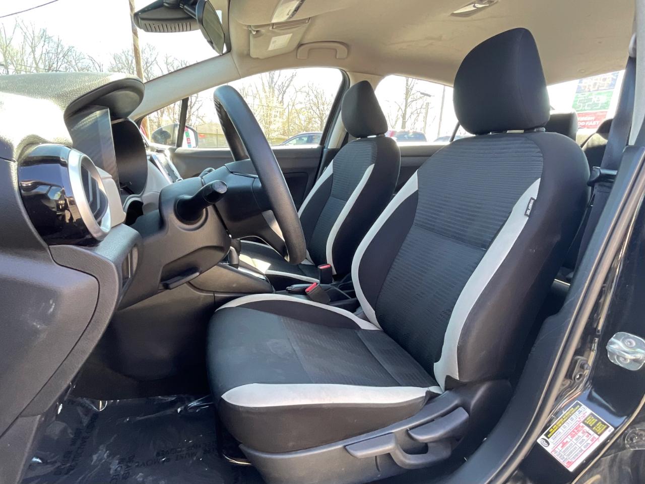 Nissan Versa SV 2021