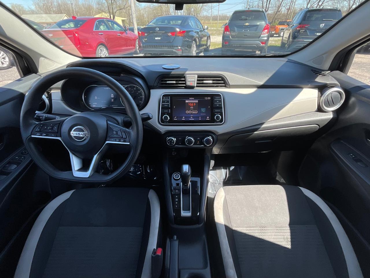 Nissan Versa SV 2021