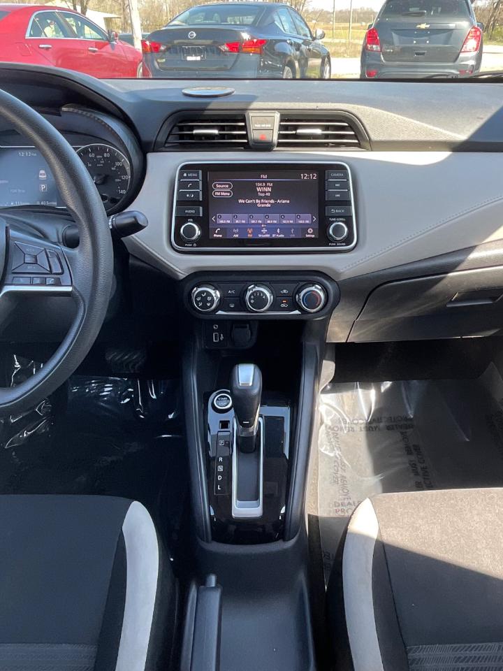 Nissan Versa SV 2021