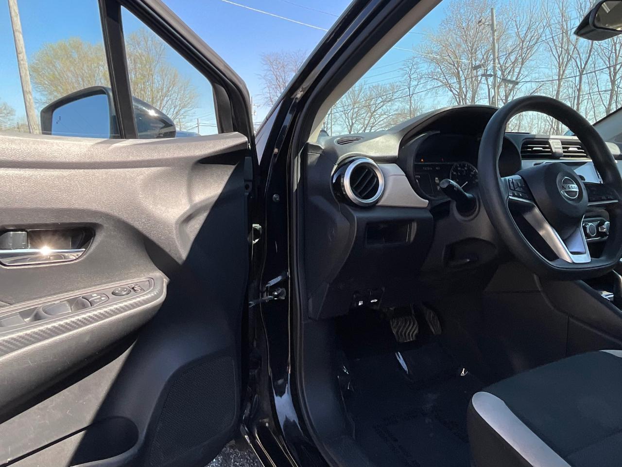 Nissan Versa SV 2021