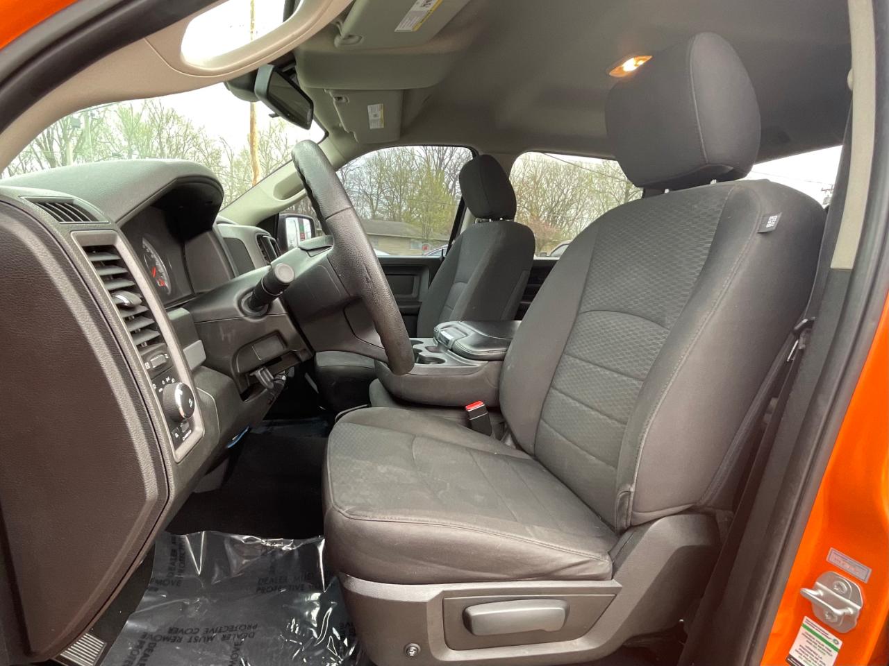 RAM 1500 Classic Tradesman Crew Cab SWB 4WD 2019