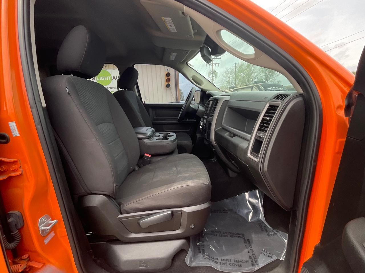 RAM 1500 Classic Tradesman Crew Cab SWB 4WD 2019