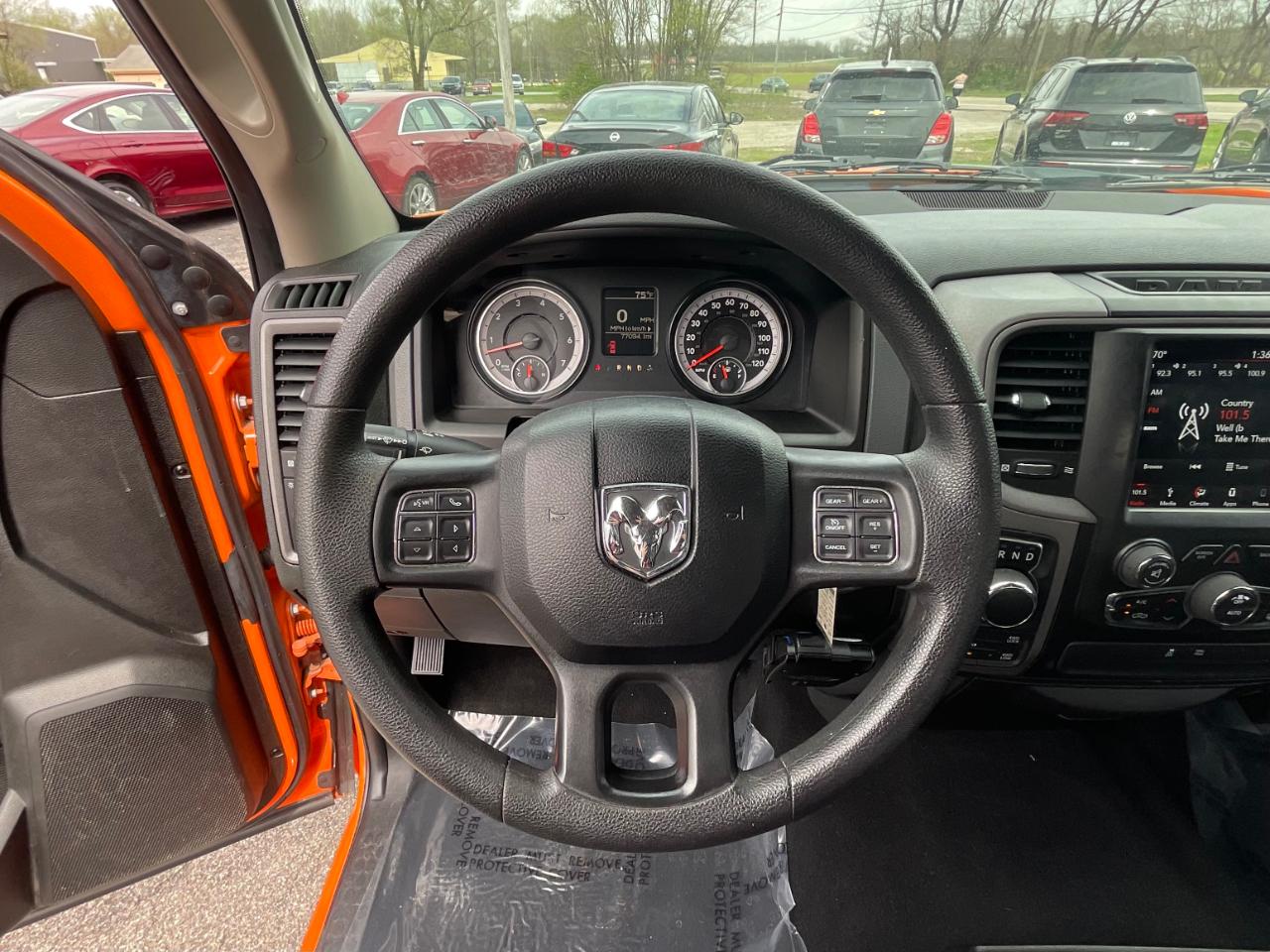 RAM 1500 Classic Tradesman Crew Cab SWB 4WD 2019