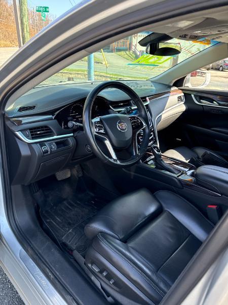 Cadillac XTS 4dr Sdn Luxury Collection FWD 2014