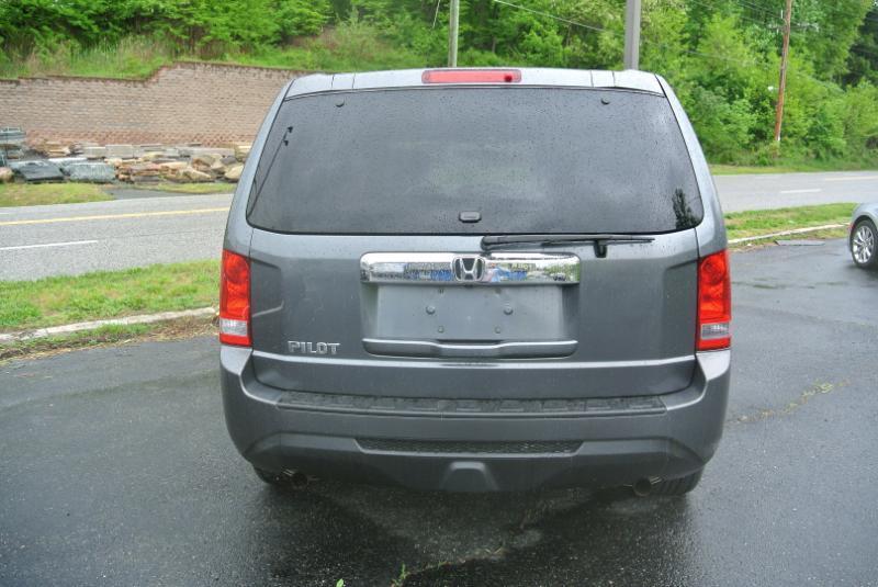 Honda Pilot LX 2WD 5-Spd AT 2013