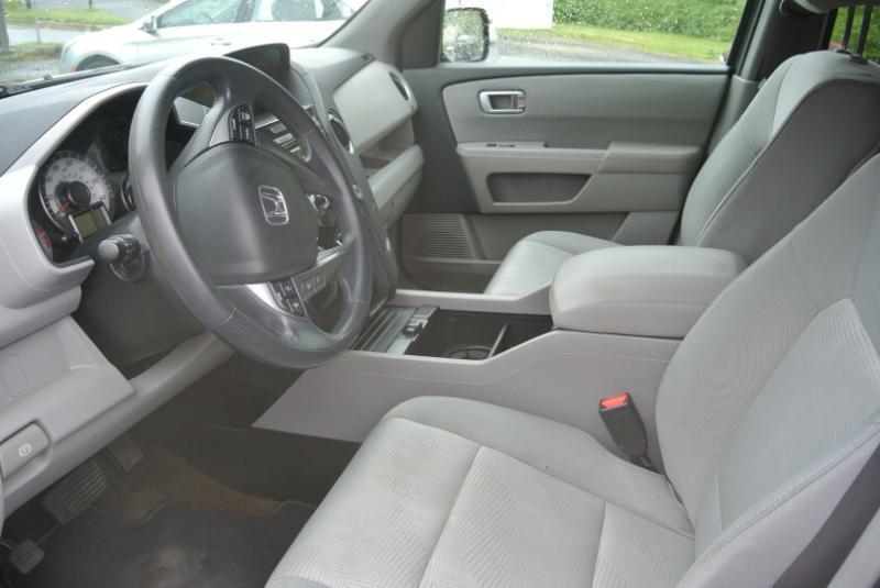 Honda Pilot LX 2WD 5-Spd AT 2013