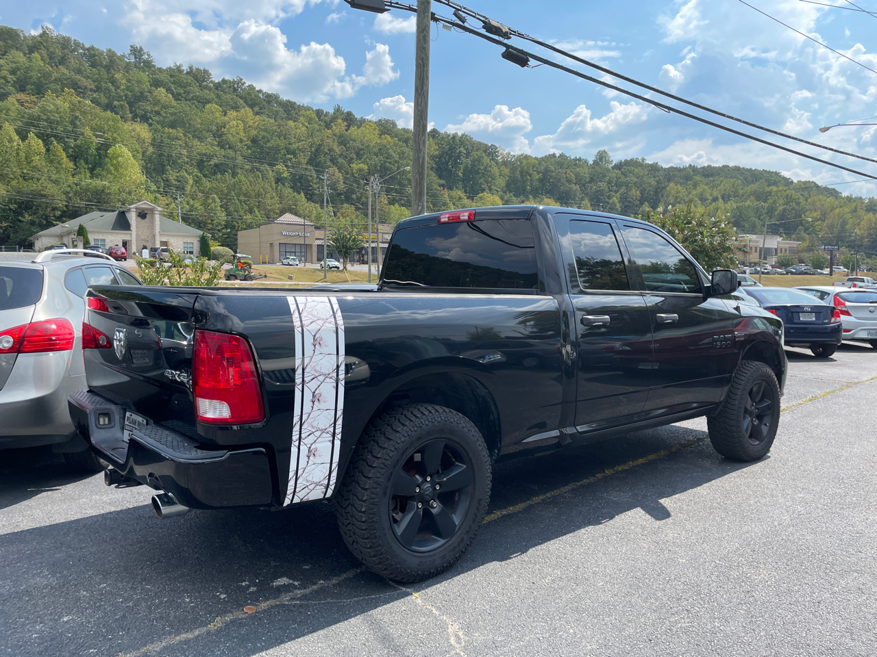 RAM 1500 4WD Quad Cab 140.5" Express 2016 RAM 1500 4WD Quad Cab 140.5" Express 2016