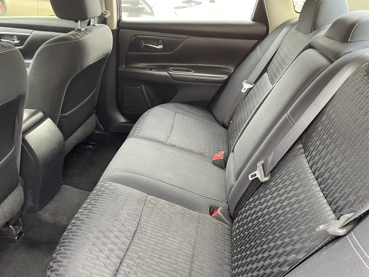 Nissan Altima 2.5 S Sedan 2017 Nissan Altima 2.5 S Sedan 2017