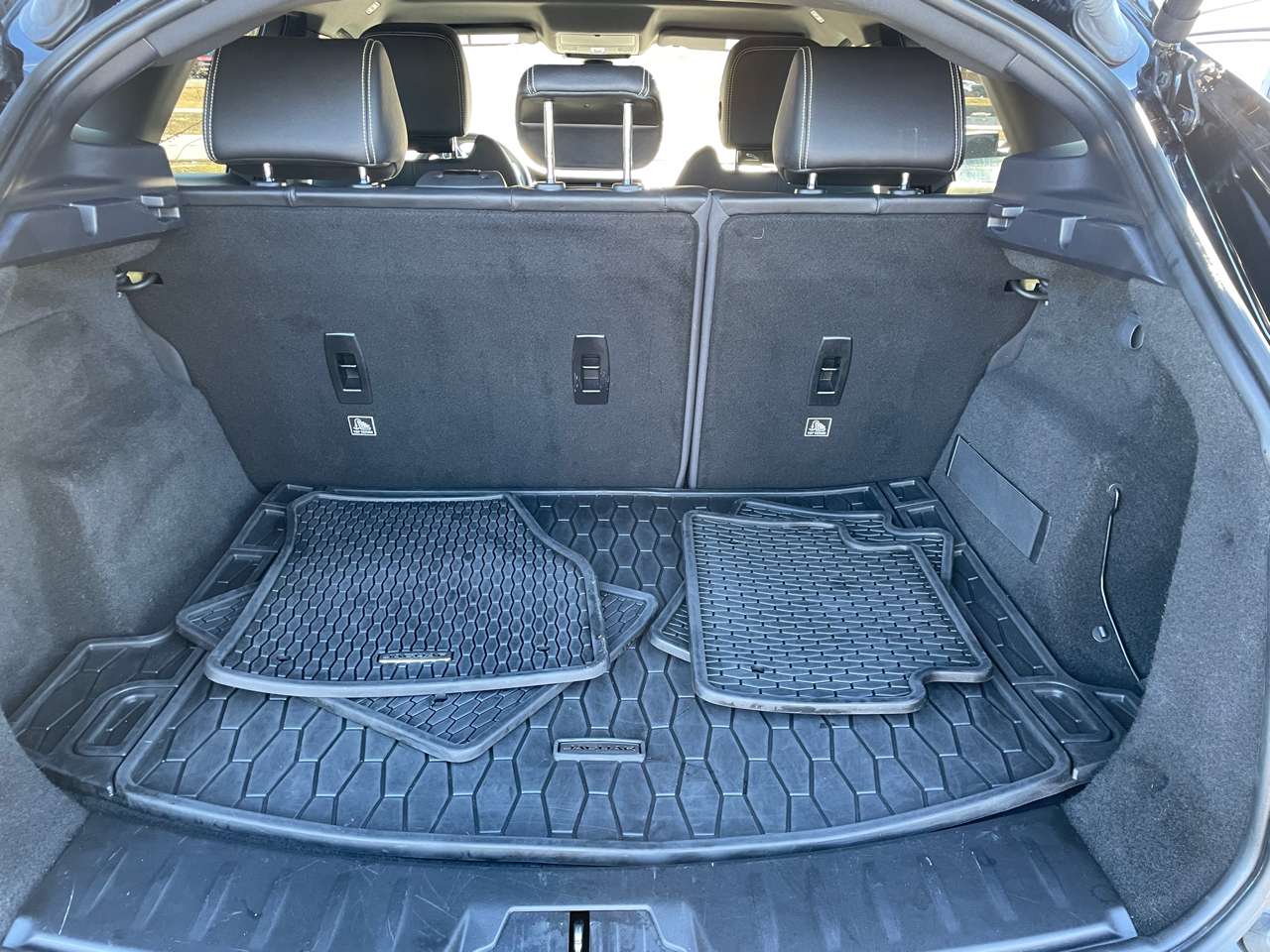 Jaguar E-Pace P300 AWD R-Dynamic S 2018