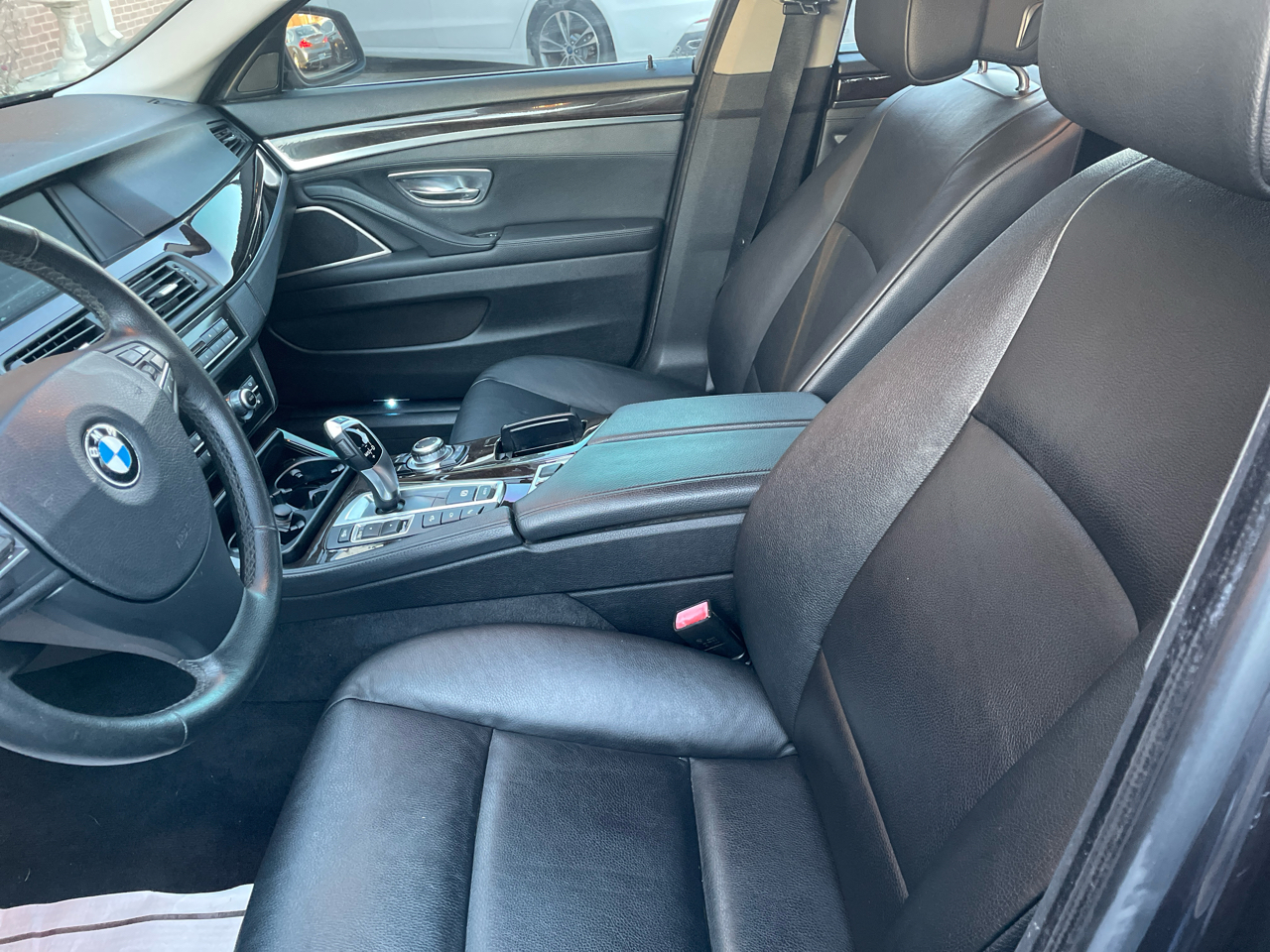 BMW 5 Series 4dr Sdn 528i xDrive AWD 2013