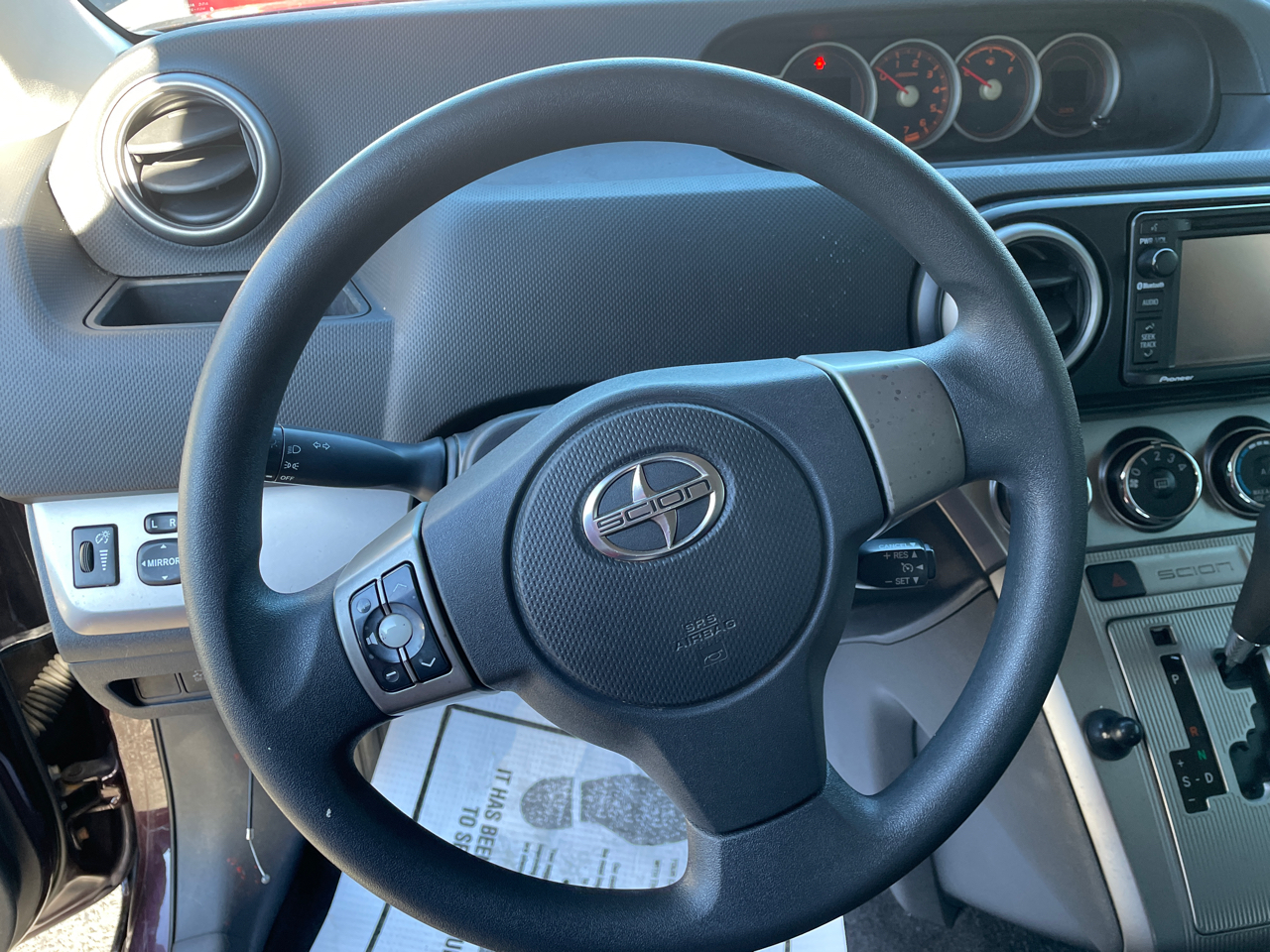 Scion xB 5-Door Wagon 4-Spd AT 2013