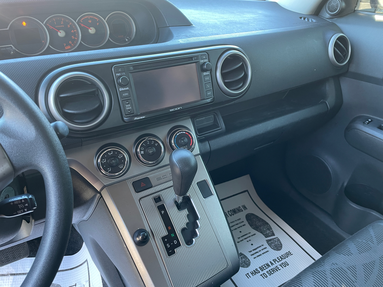 Scion xB 5-Door Wagon 4-Spd AT 2013