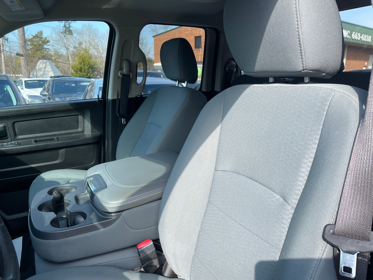 RAM 1500 2WD Quad Cab 140.5" Express 2013