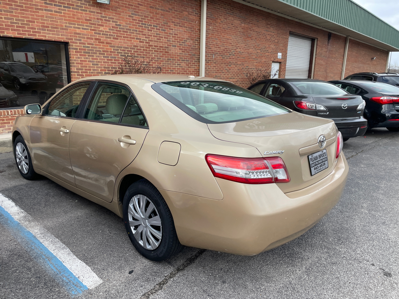 Toyota Camry 4dr Sdn LE Auto 2011