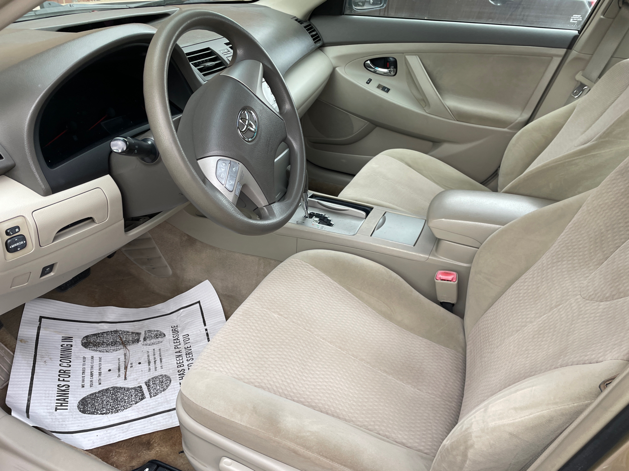 Toyota Camry 4dr Sdn LE Auto 2011
