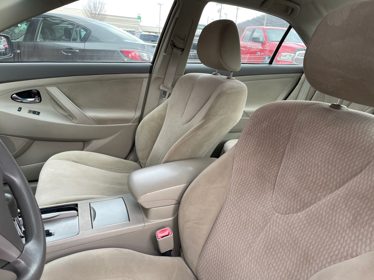 Toyota Camry 4dr Sdn LE Auto 2011