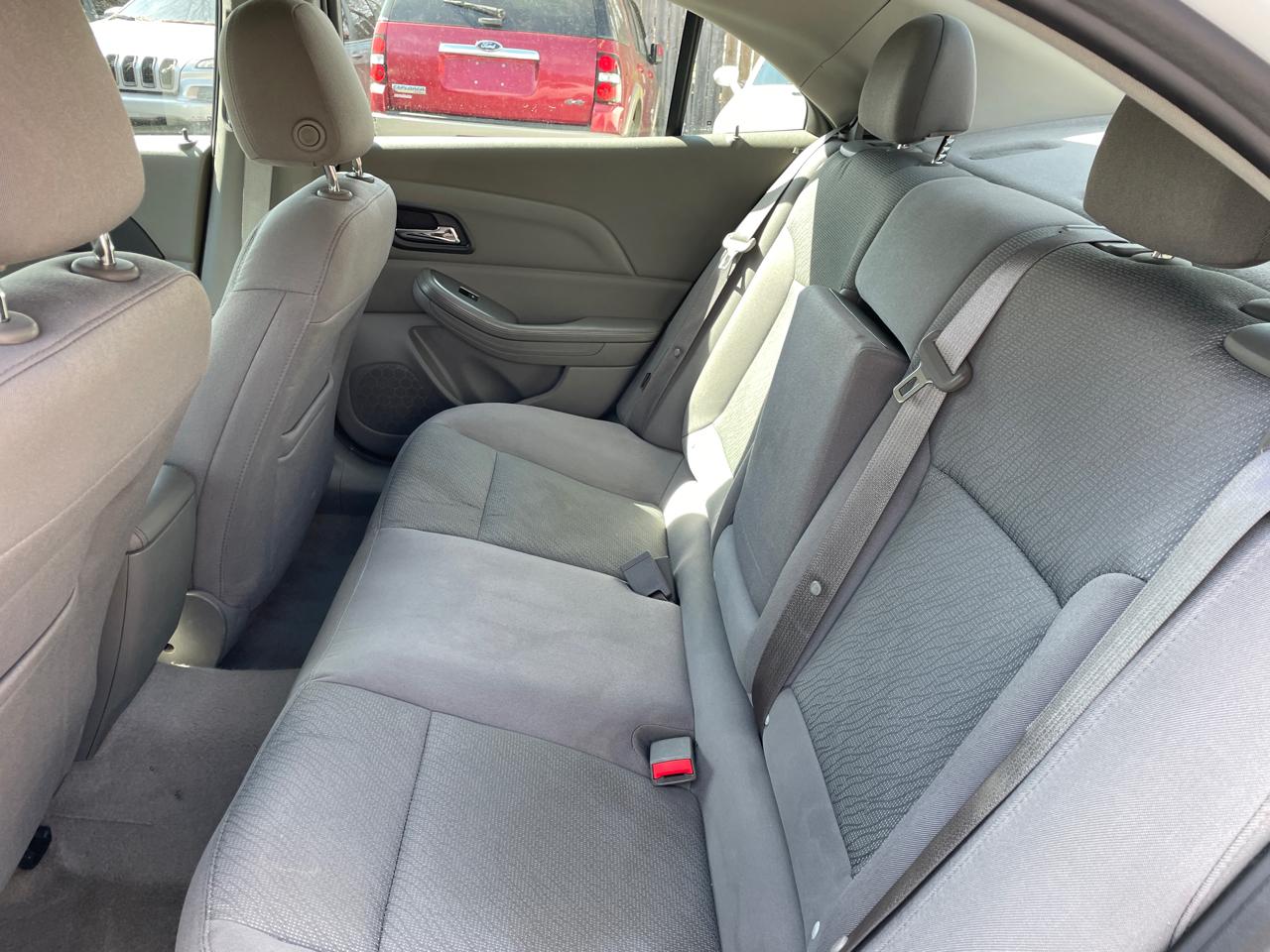 Chevrolet Malibu 4dr Sdn LS w/1FL 2015