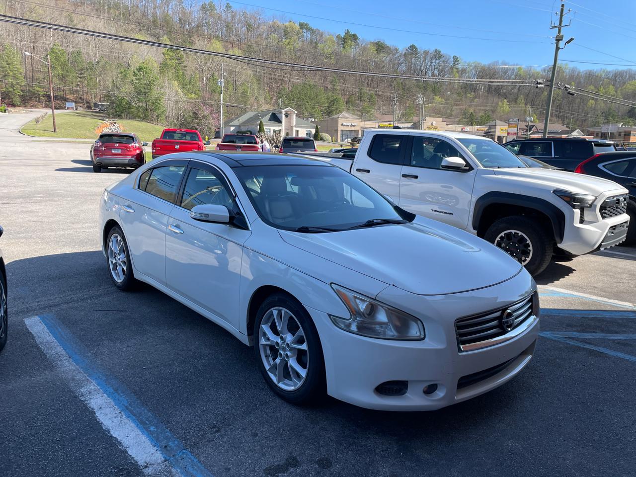 Nissan Maxima 4dr Sdn 3.5 SV w/Premium Pkg 2013