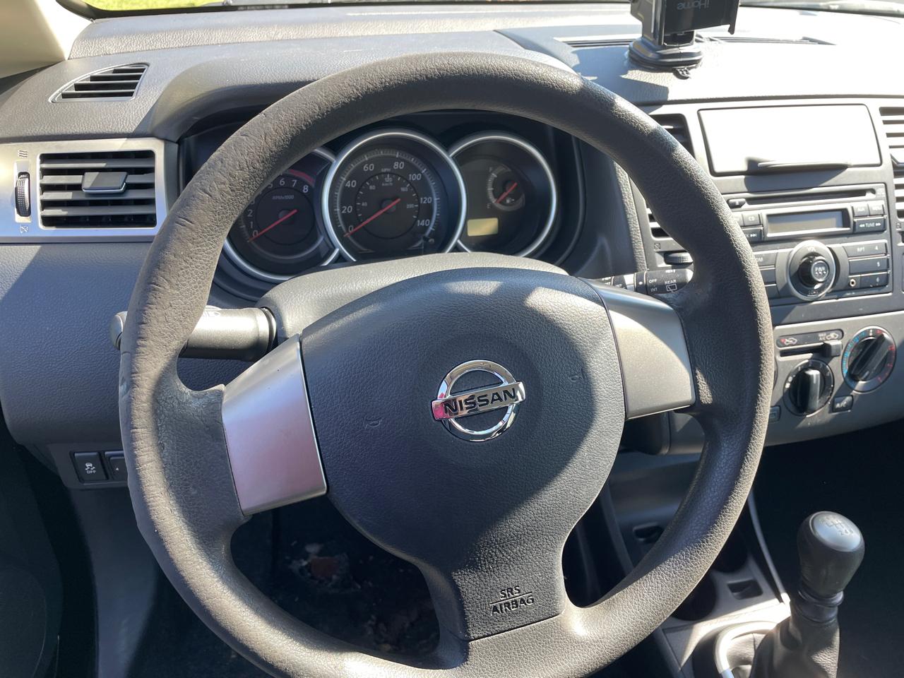 Nissan Versa 5dr HB Manual 1.8 S 2012