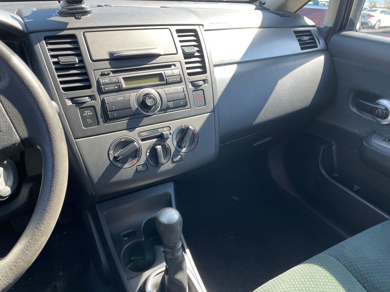 Nissan Versa 5dr HB Manual 1.8 S 2012