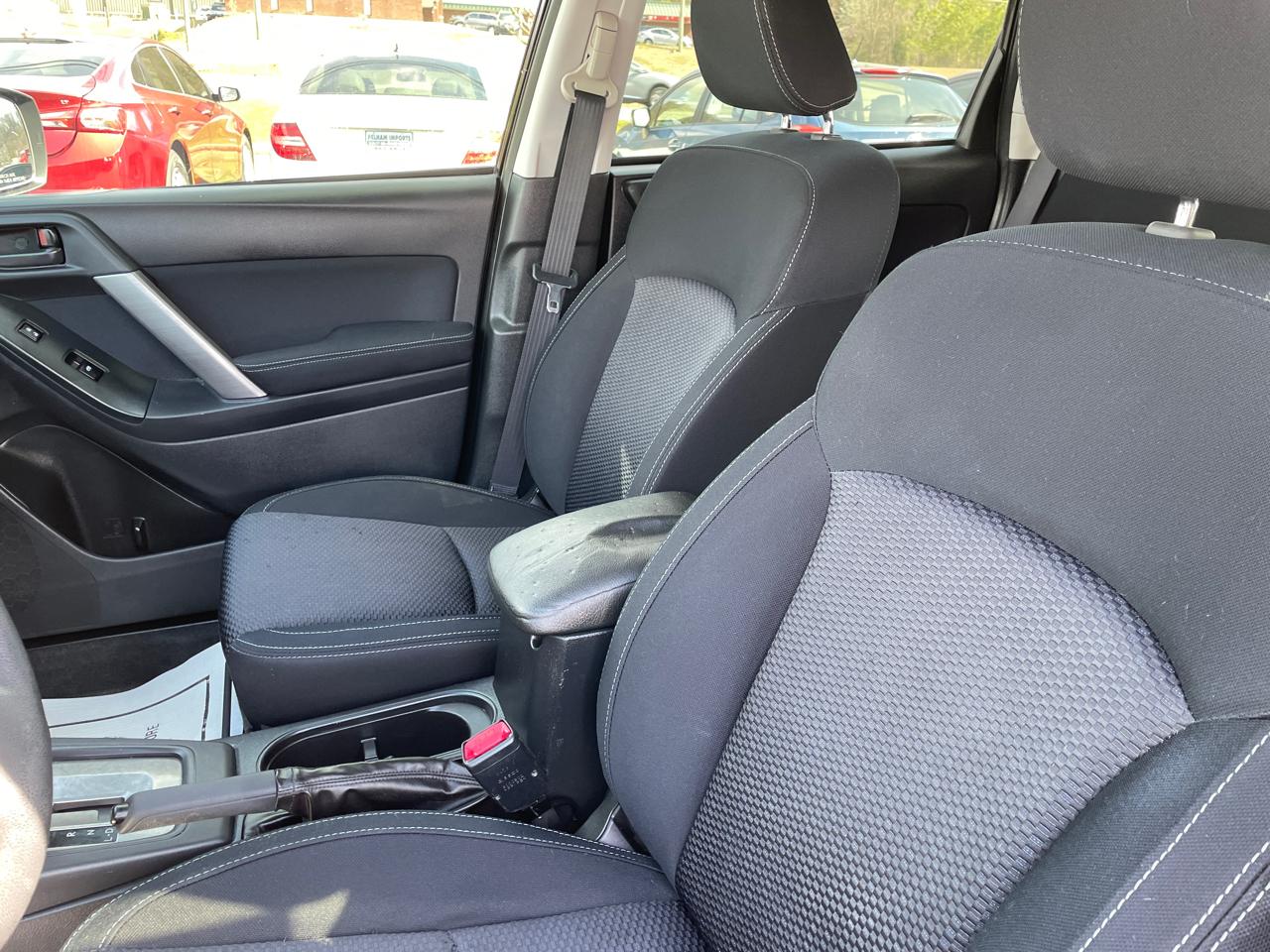 Subaru Forester 4dr CVT 2.5i PZEV 2015