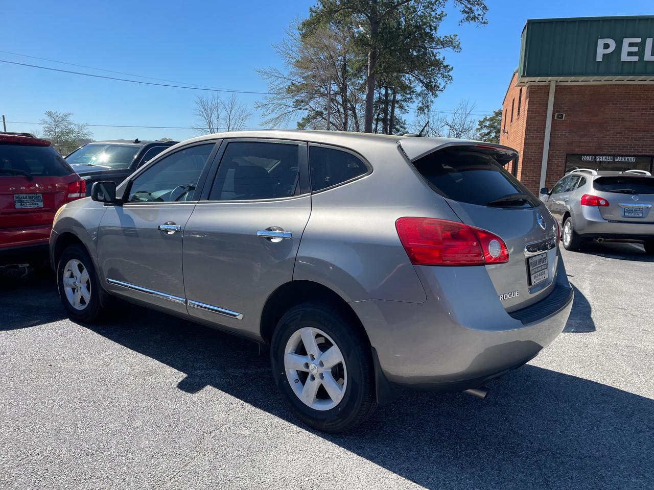 Nissan Rogue FWD 4dr SV 2013