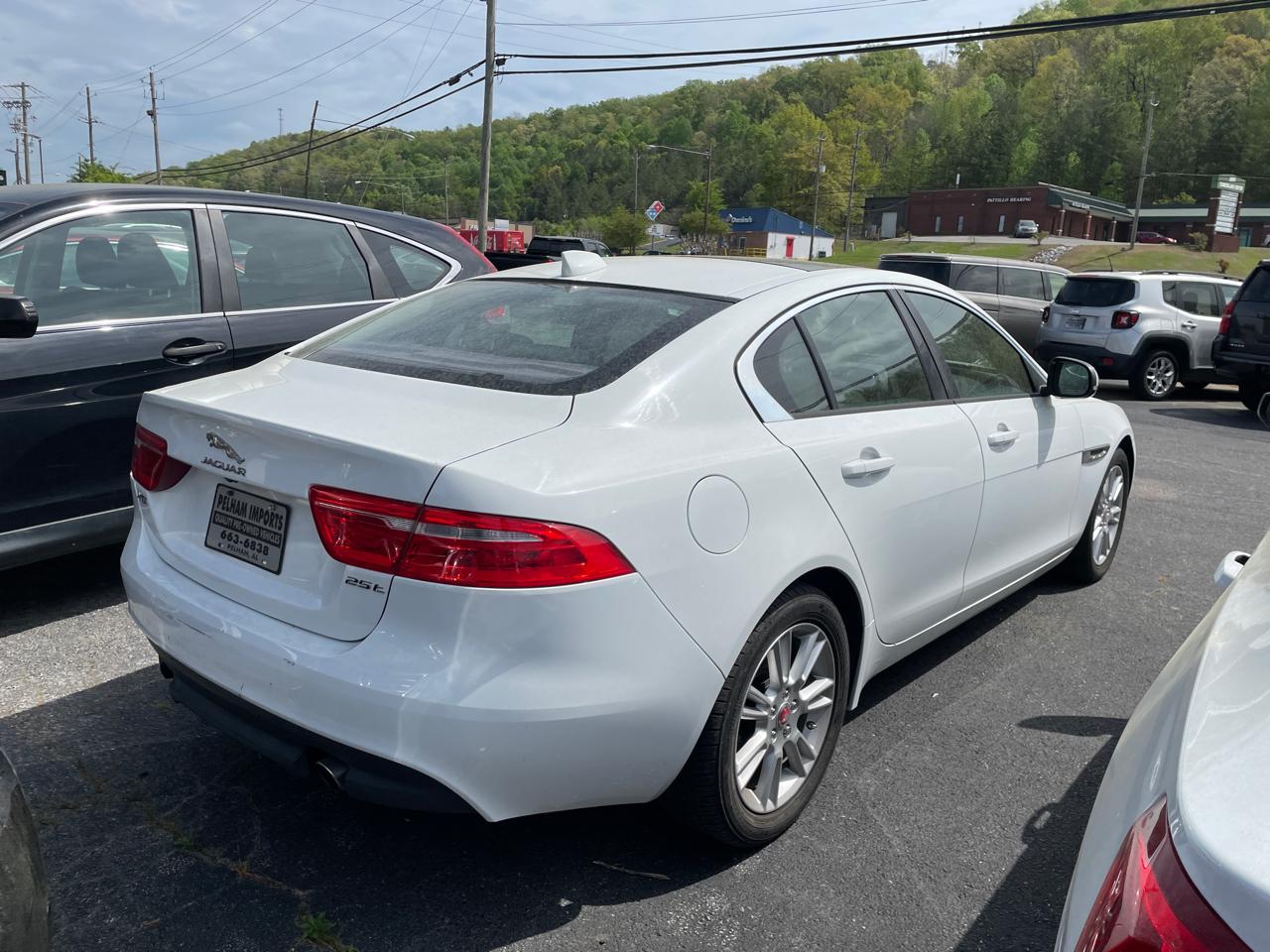 Jaguar XE 25t Premium RWD 2018