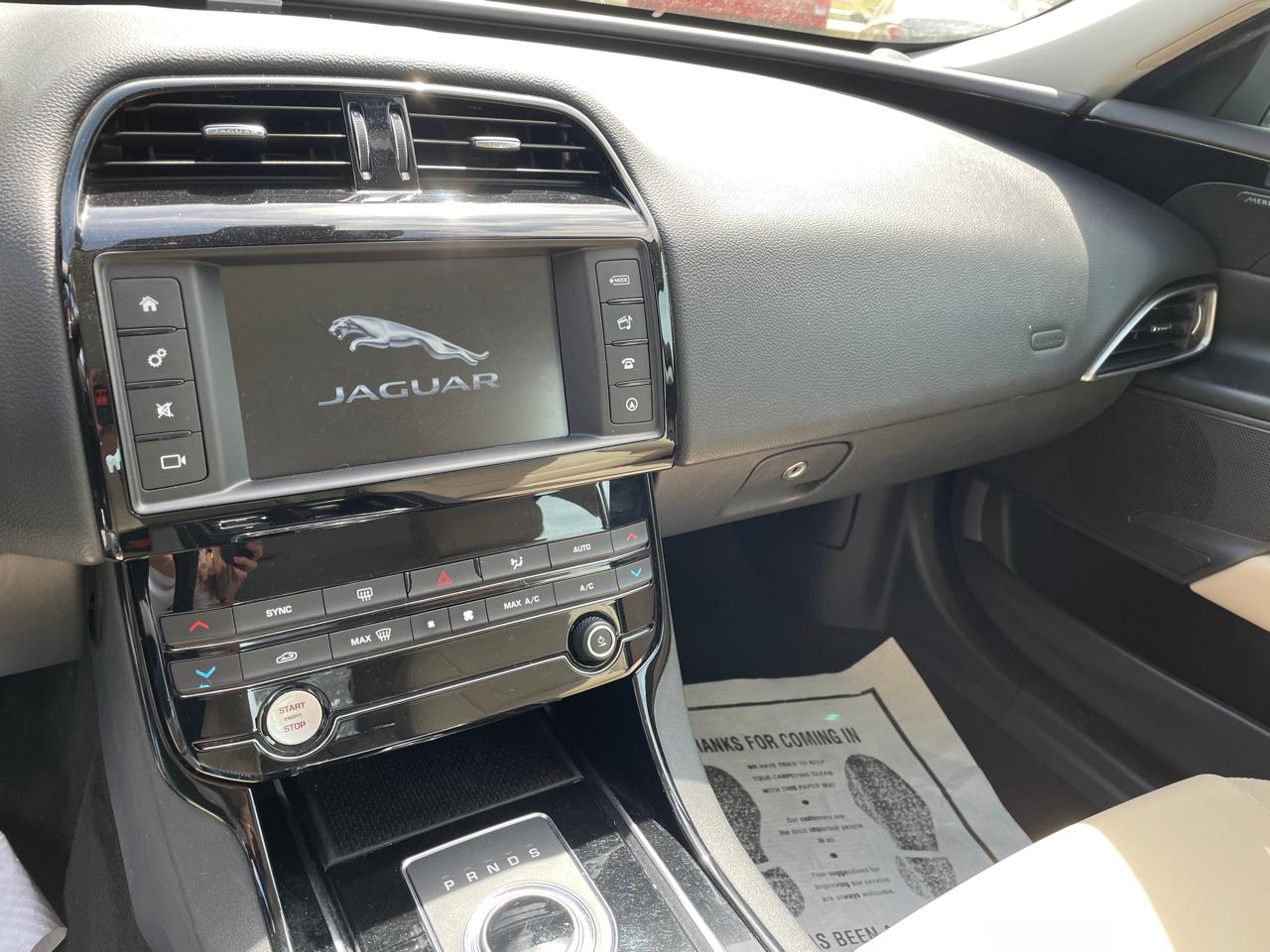 Jaguar XE 25t Premium RWD 2018