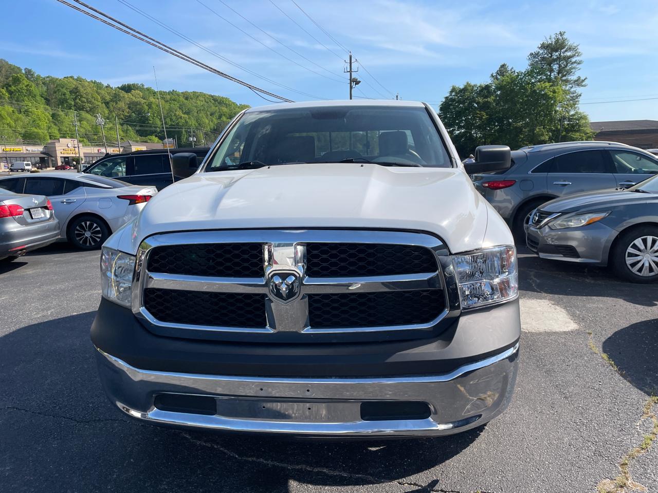 RAM 1500 Classic SLT 4x2 Crew Cab 6'4" Box 2019