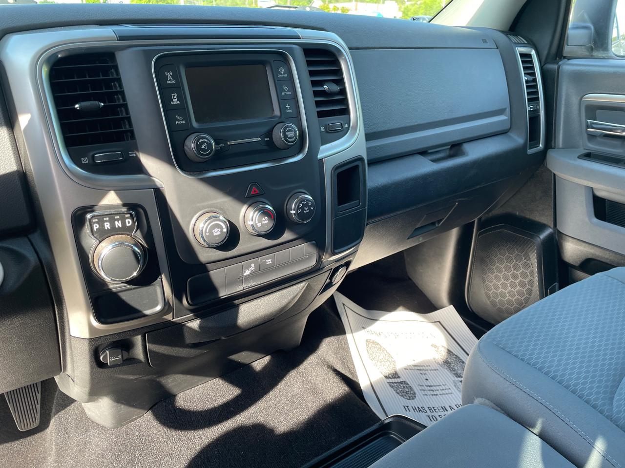 RAM 1500 Classic SLT 4x2 Crew Cab 6'4" Box 2019