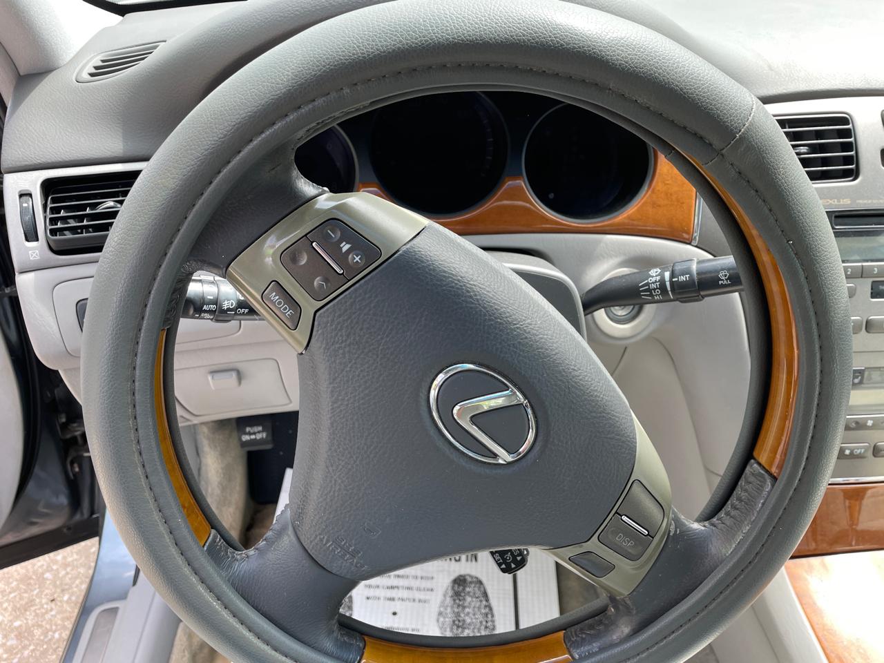 Lexus ES 330 4dr Sdn 2005