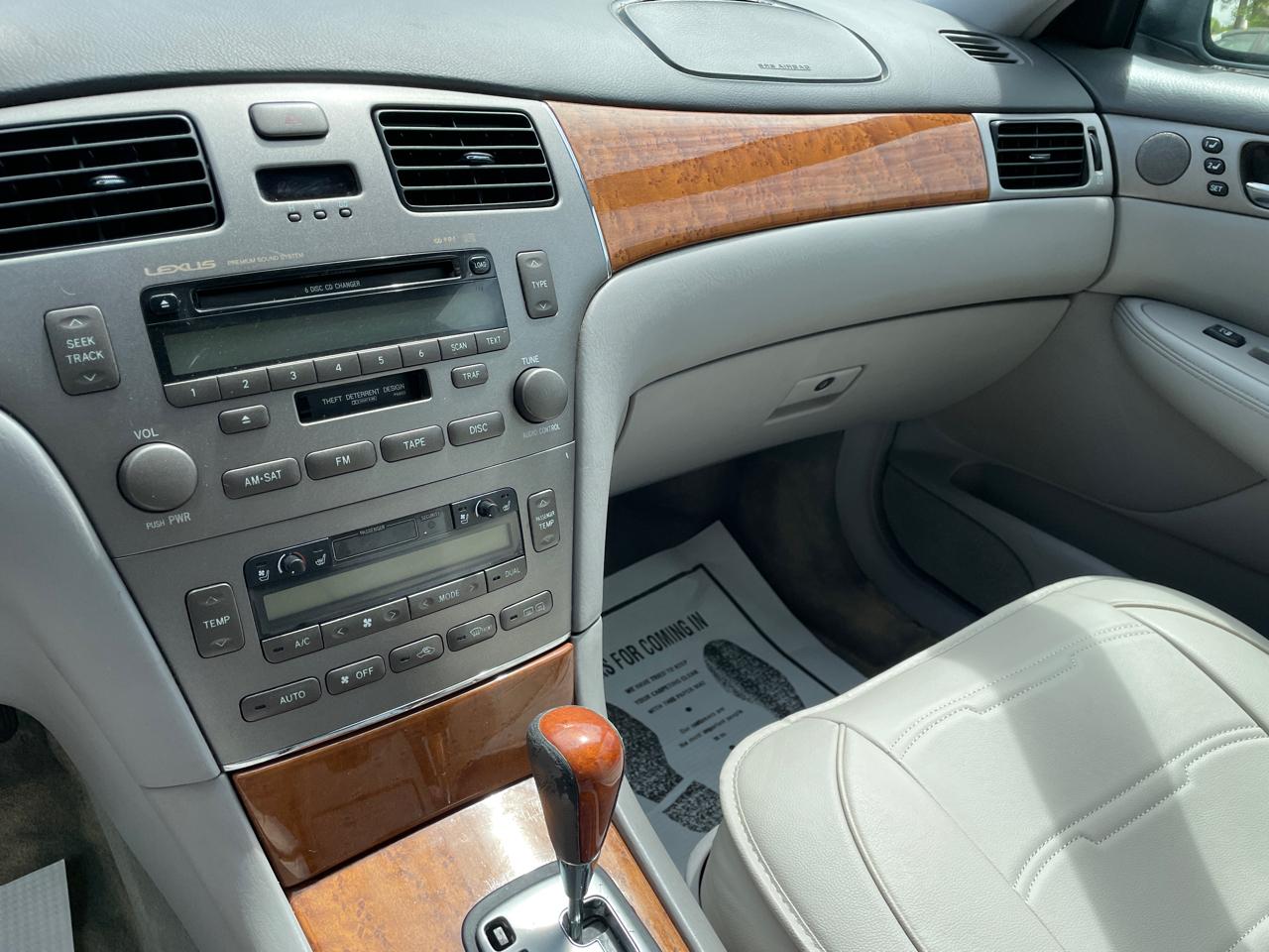 Lexus ES 330 4dr Sdn 2005