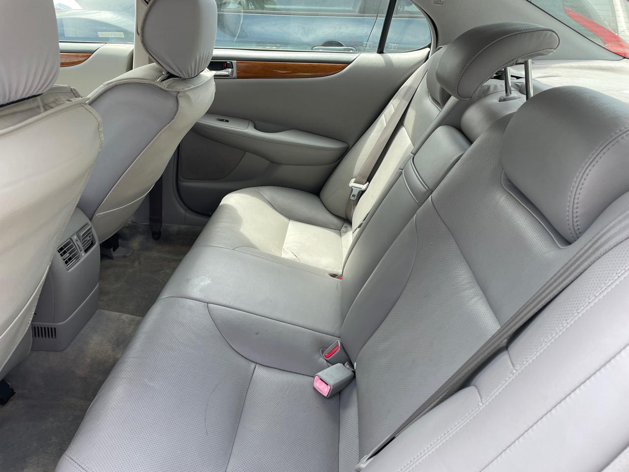 Lexus ES 330 4dr Sdn 2005