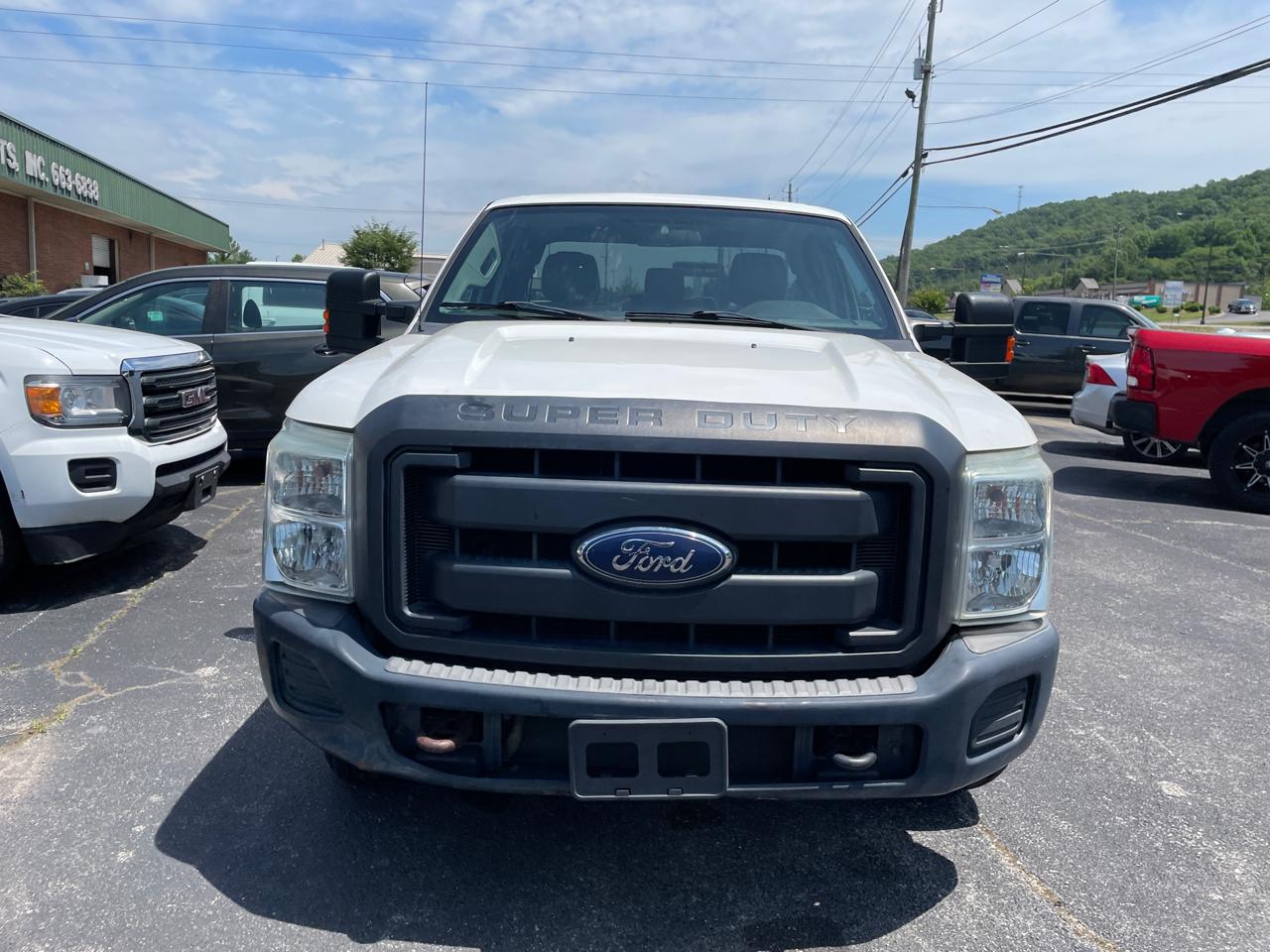 Ford Super Duty F-250 SRW 2WD SuperCab 142" XL 2015