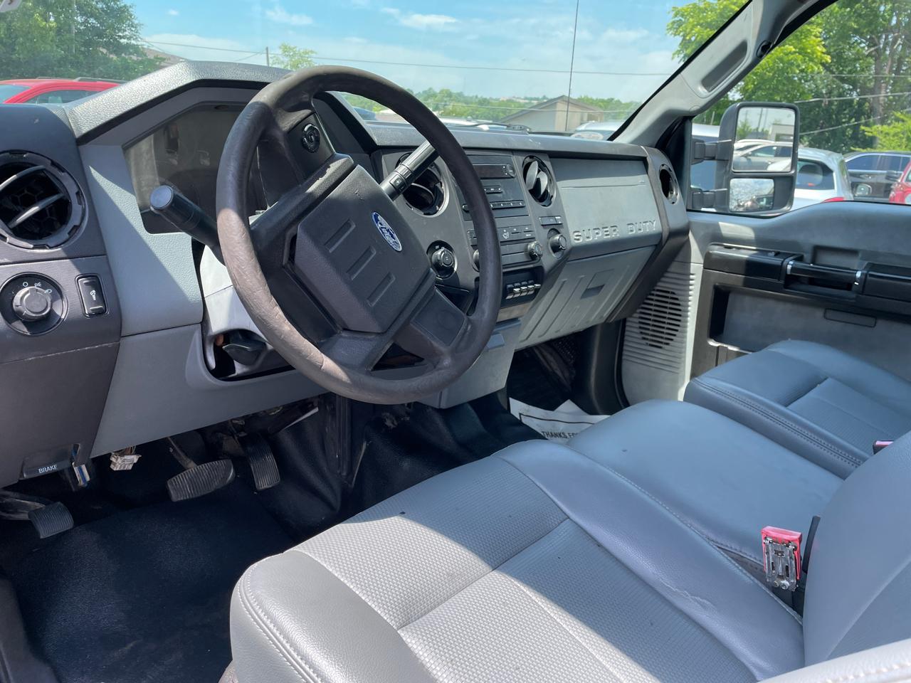 Ford Super Duty F-250 SRW 2WD SuperCab 142" XL 2015